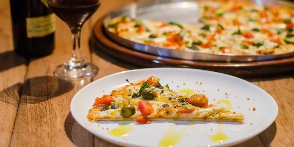Cum să prepari pizza în 10 minute. Sfaturi de la Jamie Oliver